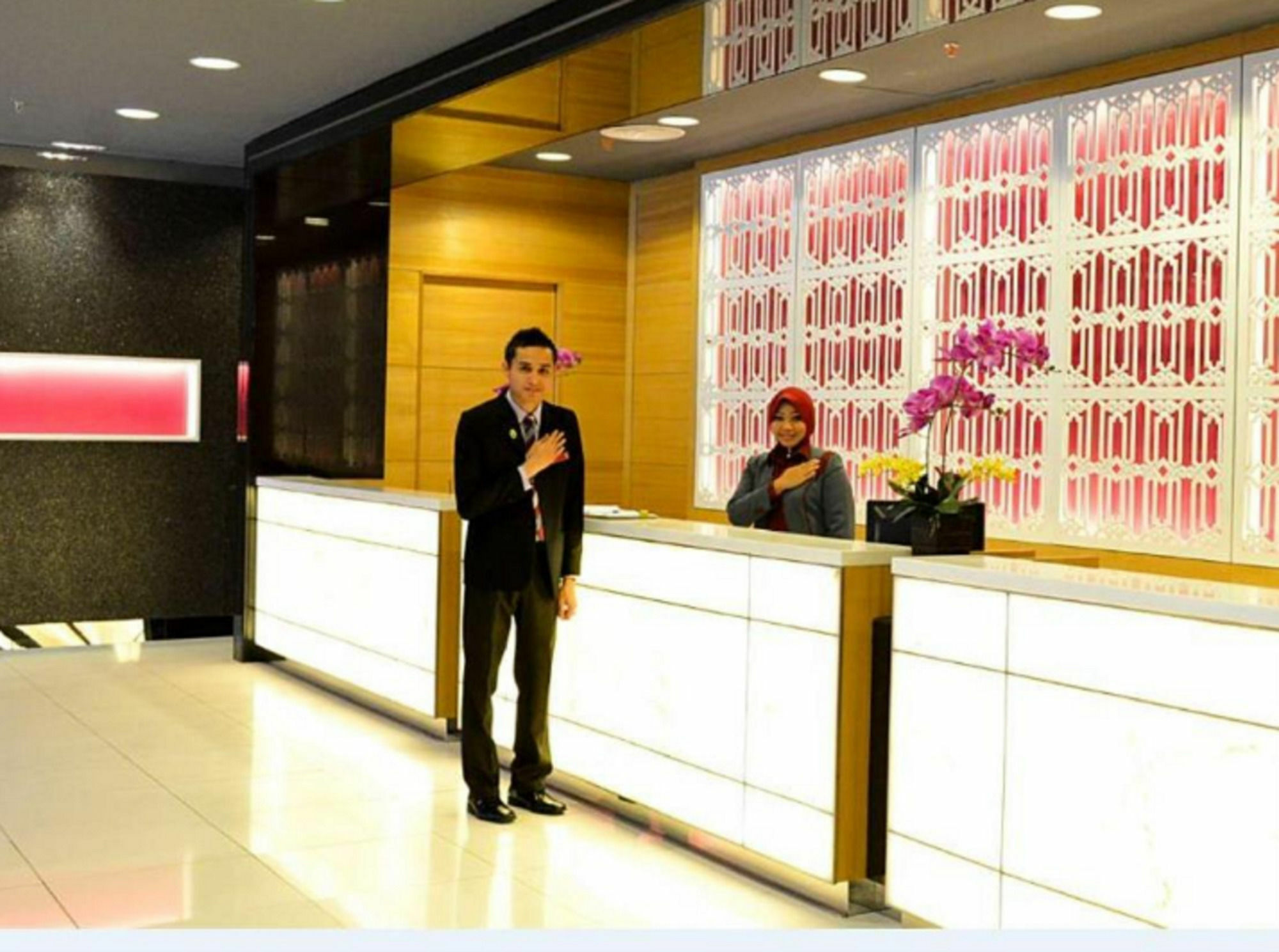 Raia Hotel Kota Kinabalu Exteriör bild